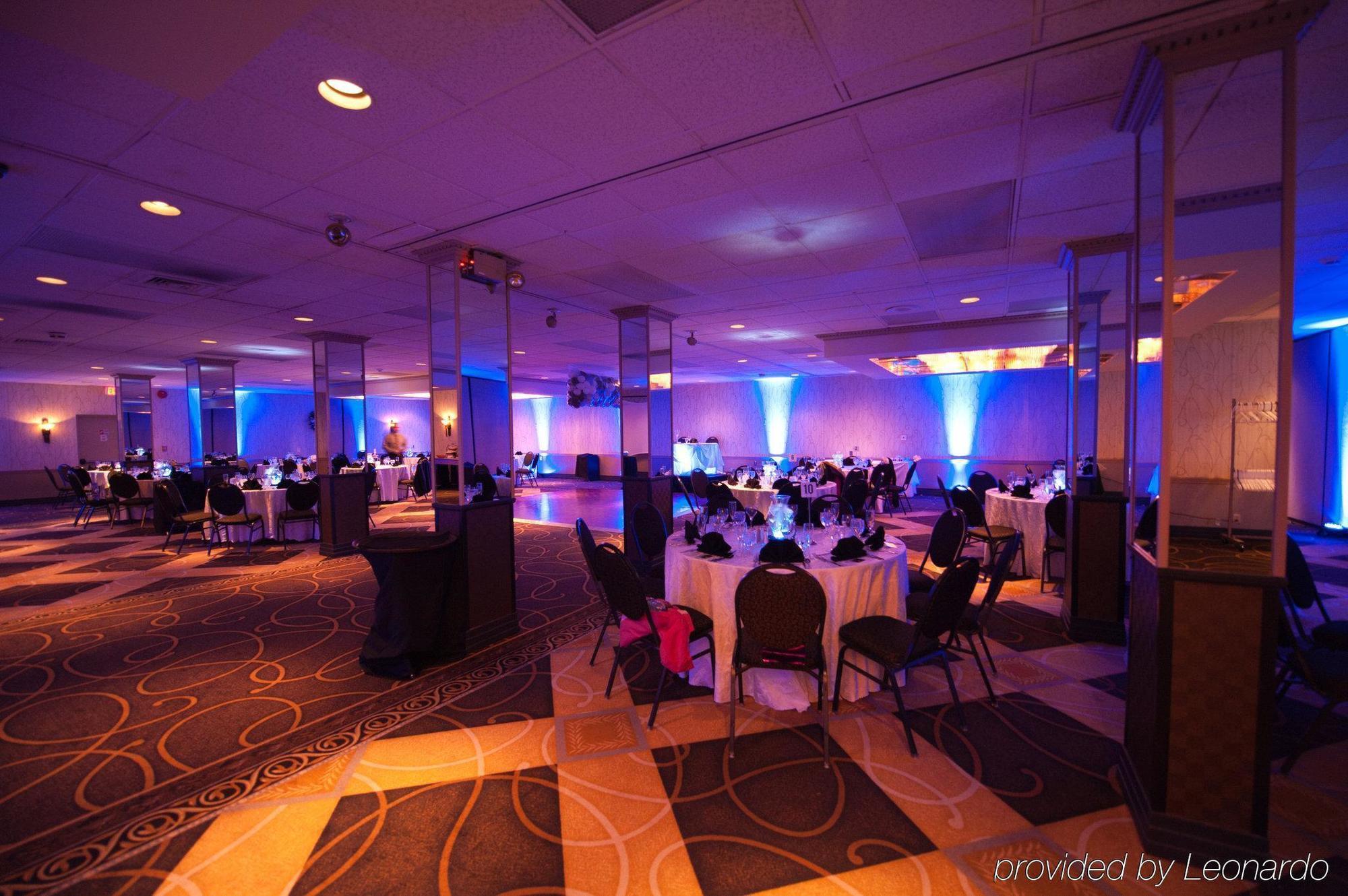 Park Inn By Radisson Harrisburg West Меканиксберг Экстерьер фото